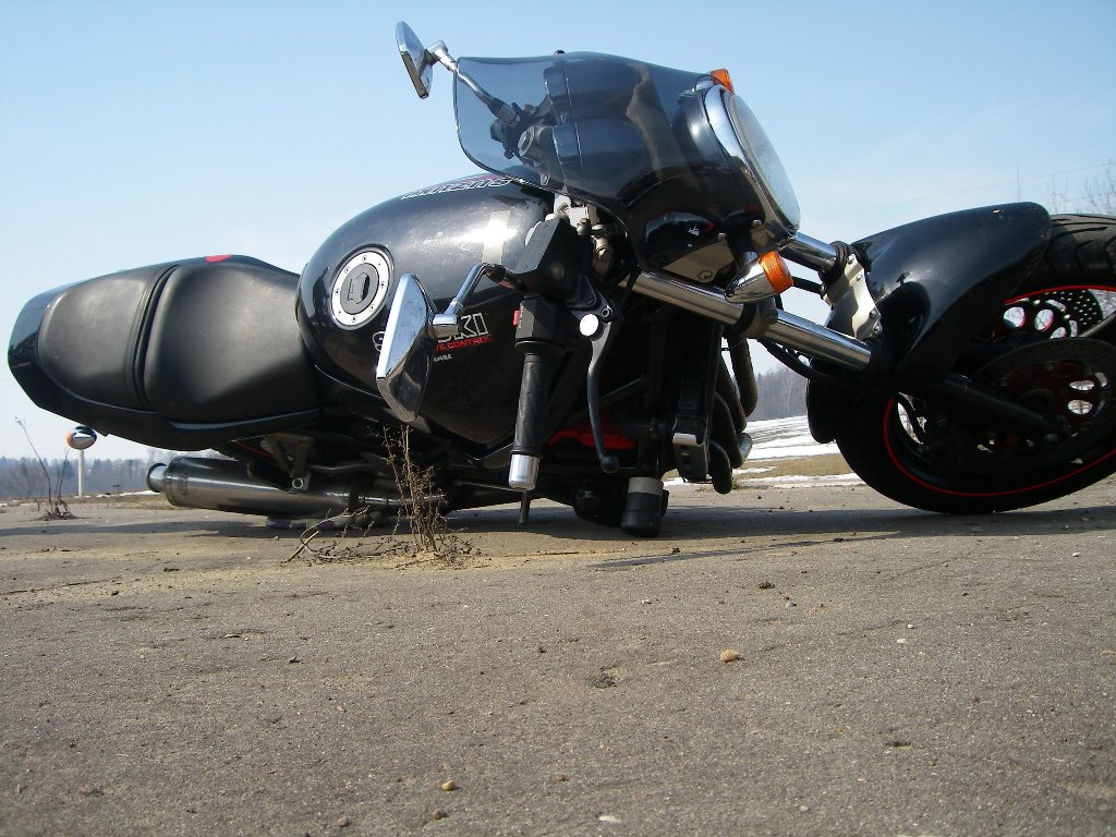 Мотоцикл нужен номер. Слайдеры Suzuki Bandit 400. Слайдеры для мотоцикла Сузуки бандит 400. Слайдеры для GSF 400. Защита мотоцикла от падения.